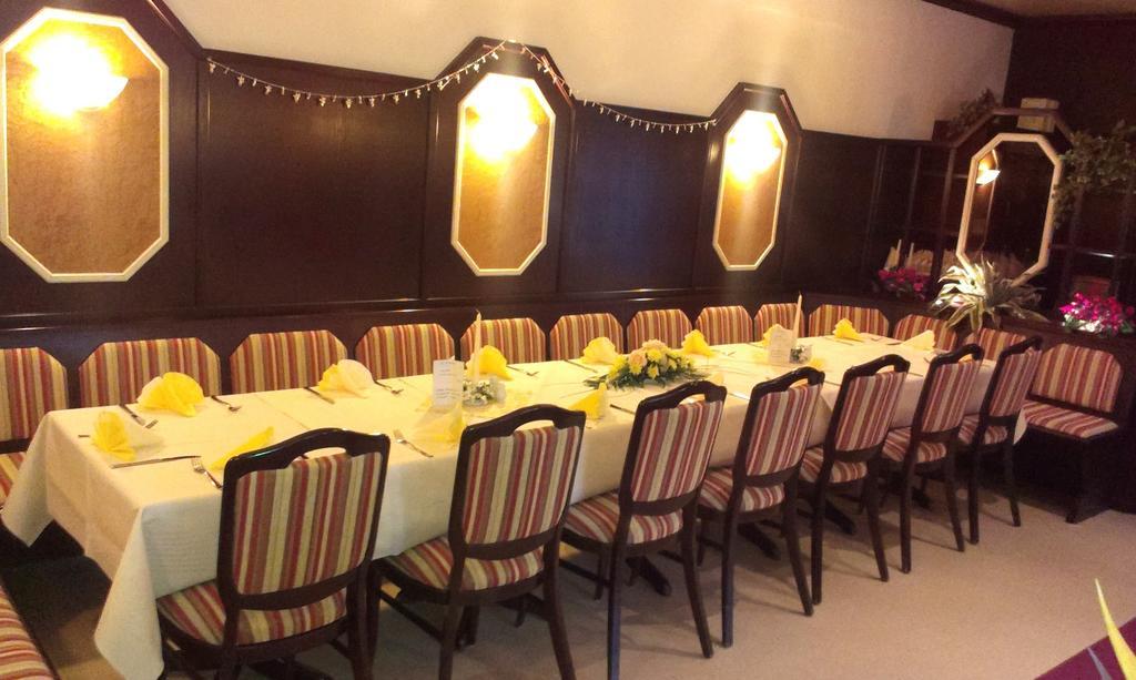 ארפורט Mullers Hotel & Restaurant מראה חיצוני תמונה