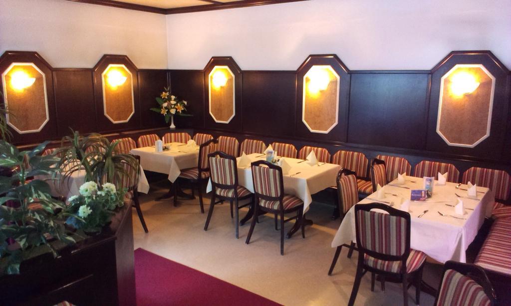 ארפורט Mullers Hotel & Restaurant מראה חיצוני תמונה