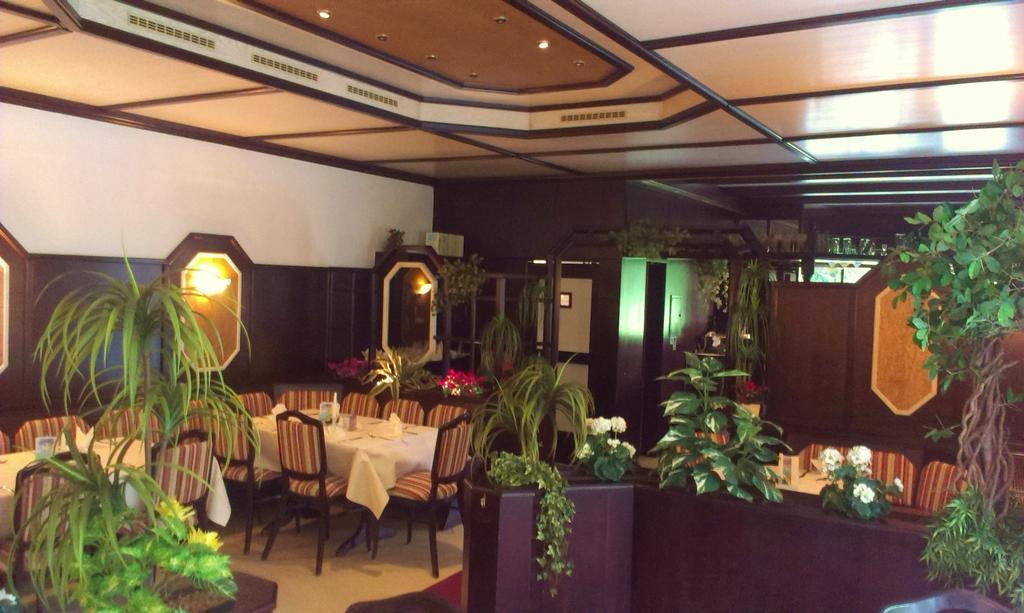 ארפורט Mullers Hotel & Restaurant מראה חיצוני תמונה