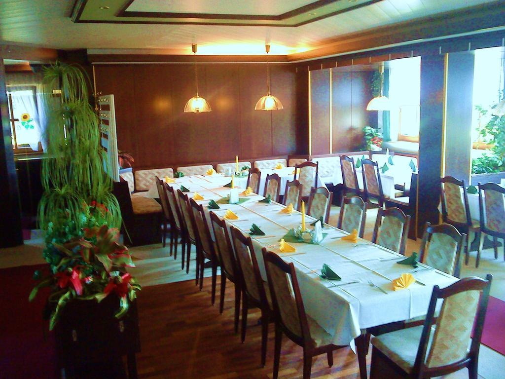ארפורט Mullers Hotel & Restaurant מראה חיצוני תמונה