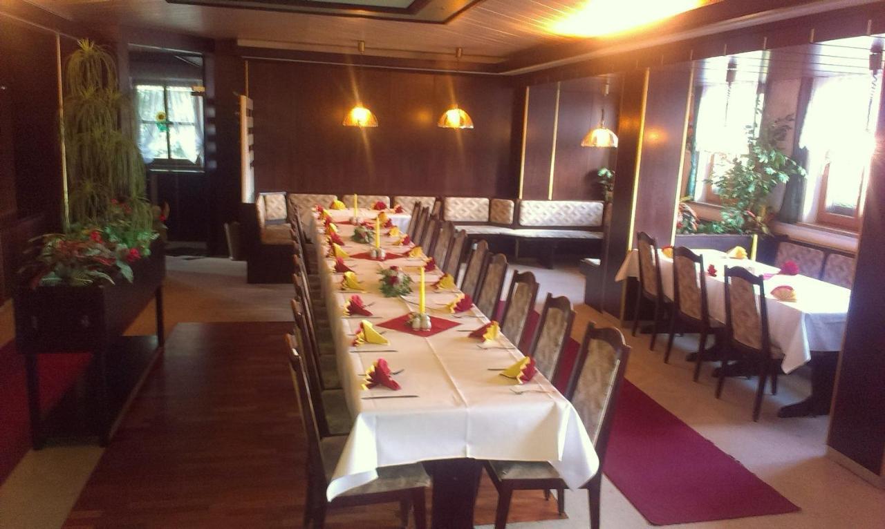 ארפורט Mullers Hotel & Restaurant מראה חיצוני תמונה